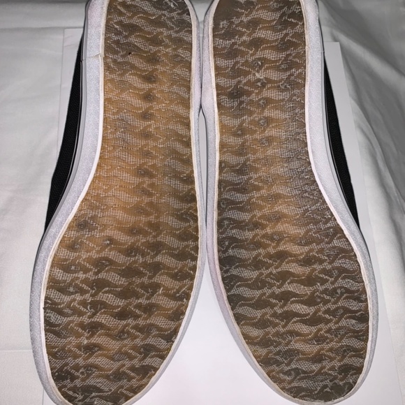 CHECK DESCRIPTION -- KANGAROOS SNEAKERS - Picture 4 of 4